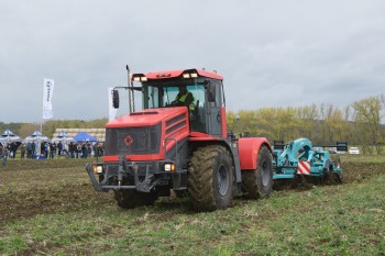 FOTO: Hloubkový kypřič Granit