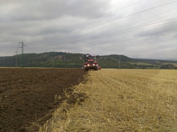 Předvádění Beckov - Kirovec v agregaci s pluhem Sukov