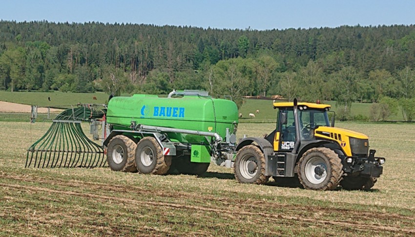 Cisterna Bauer v podniku AGRO KOLOMĚŘICE