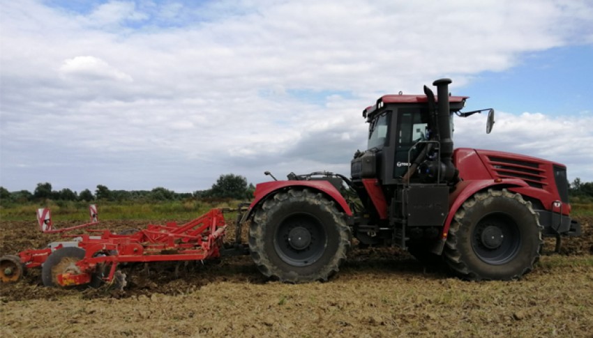 Kirovec K-743 a Horsch Terrano 4 m - Zalužice, SK