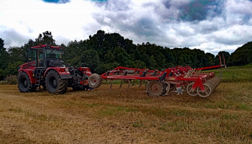 Kirovec K-743 a Horsch Terrano 5 m - ZES Křivsoudov