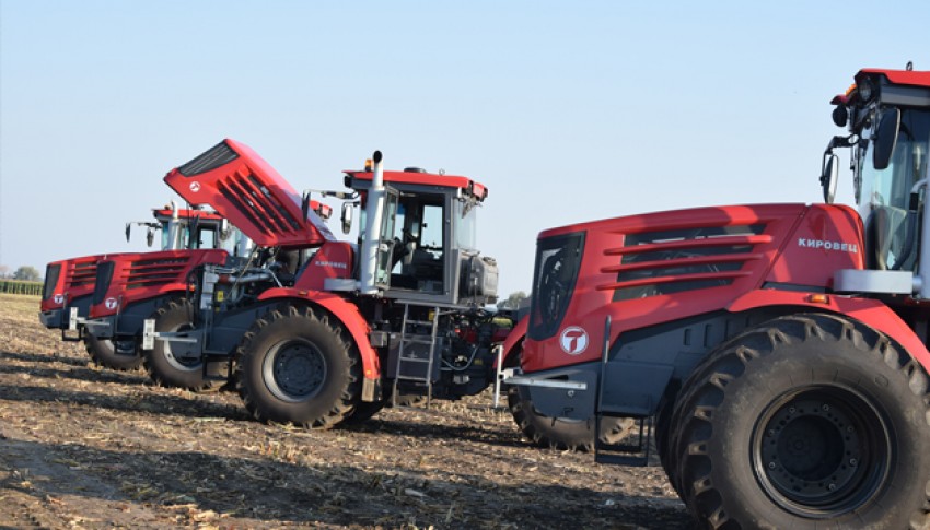 Kirovec s asistentem řízení Trimble EZ Pilot