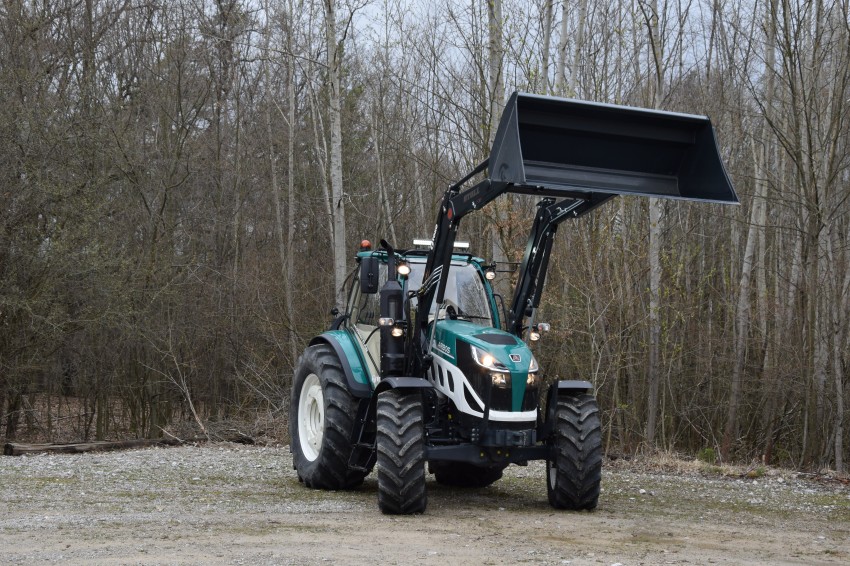 Kolový traktor Arbos 5130 Global s čelním nakladačem Stoll Kolový traktor Arbos 5130 Global s čelním nakladačem Stoll