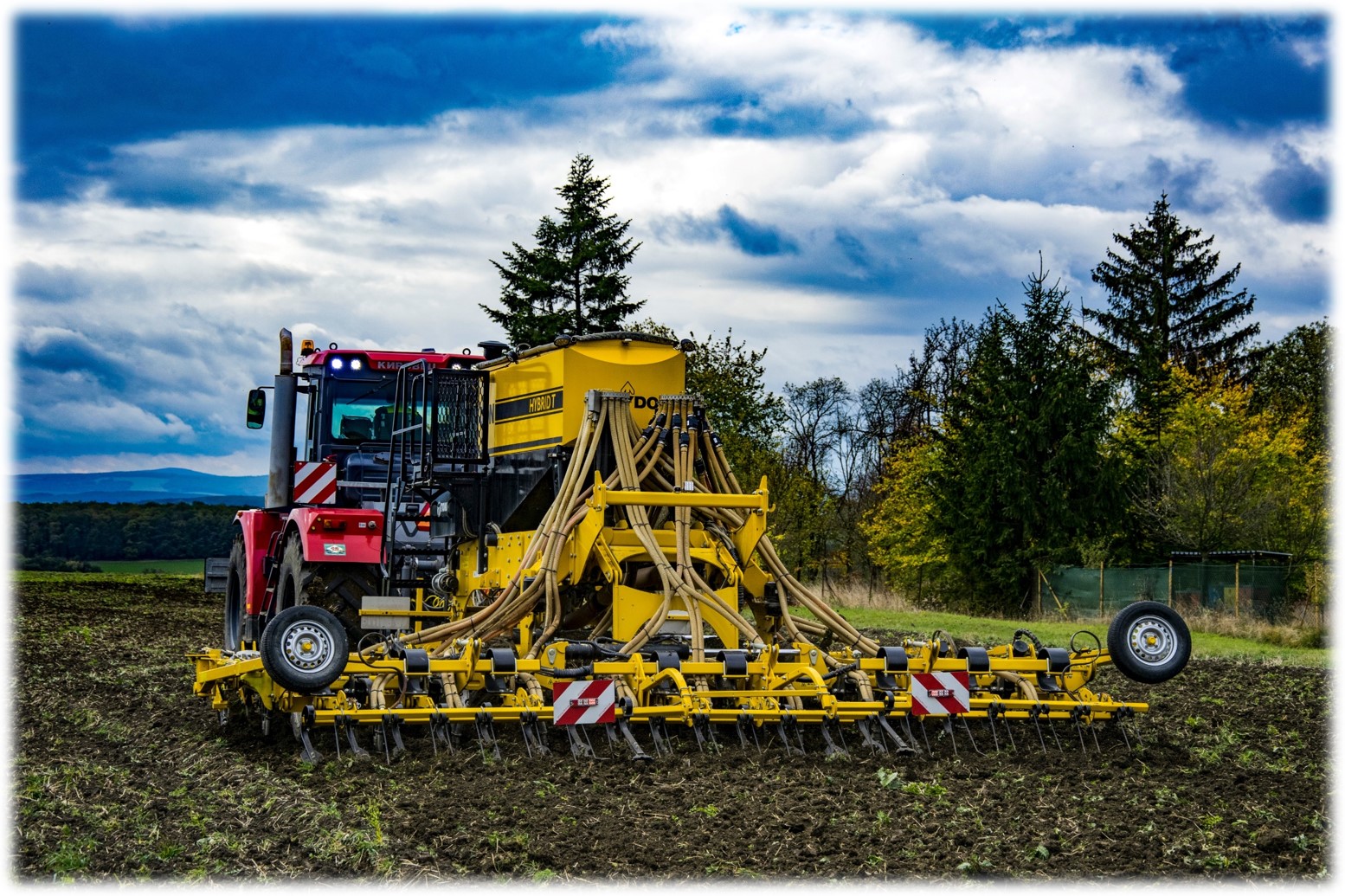 Secí stroj Claydon Hybrid Drill - tažený